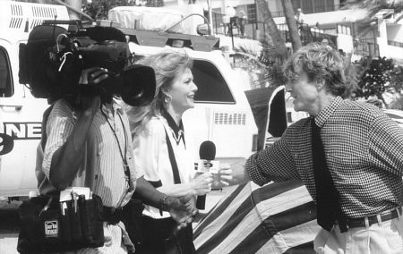 Michelle Pfeiffer, Robert Redford, and Glenn Plummer in Близко к сердцу (1996)