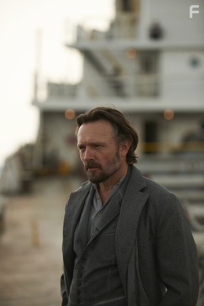 John Pyper-Ferguson in Люди Альфа (2011)