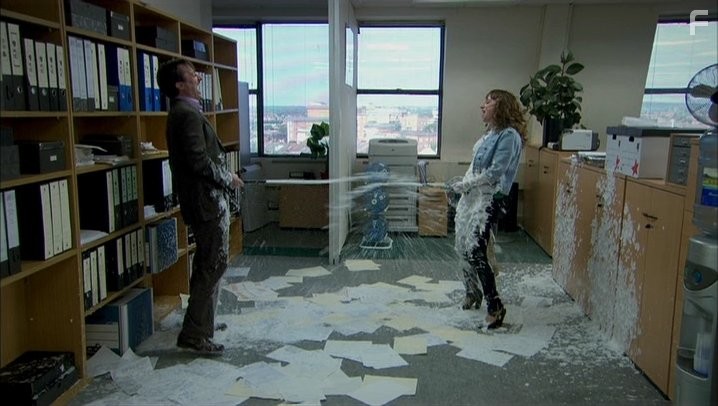 David Mitchell and Isy Suttie in Пип шоу (2003)