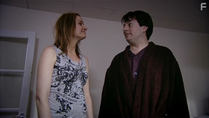 David Mitchell and Natasha Beaumont in Пип шоу (2003)