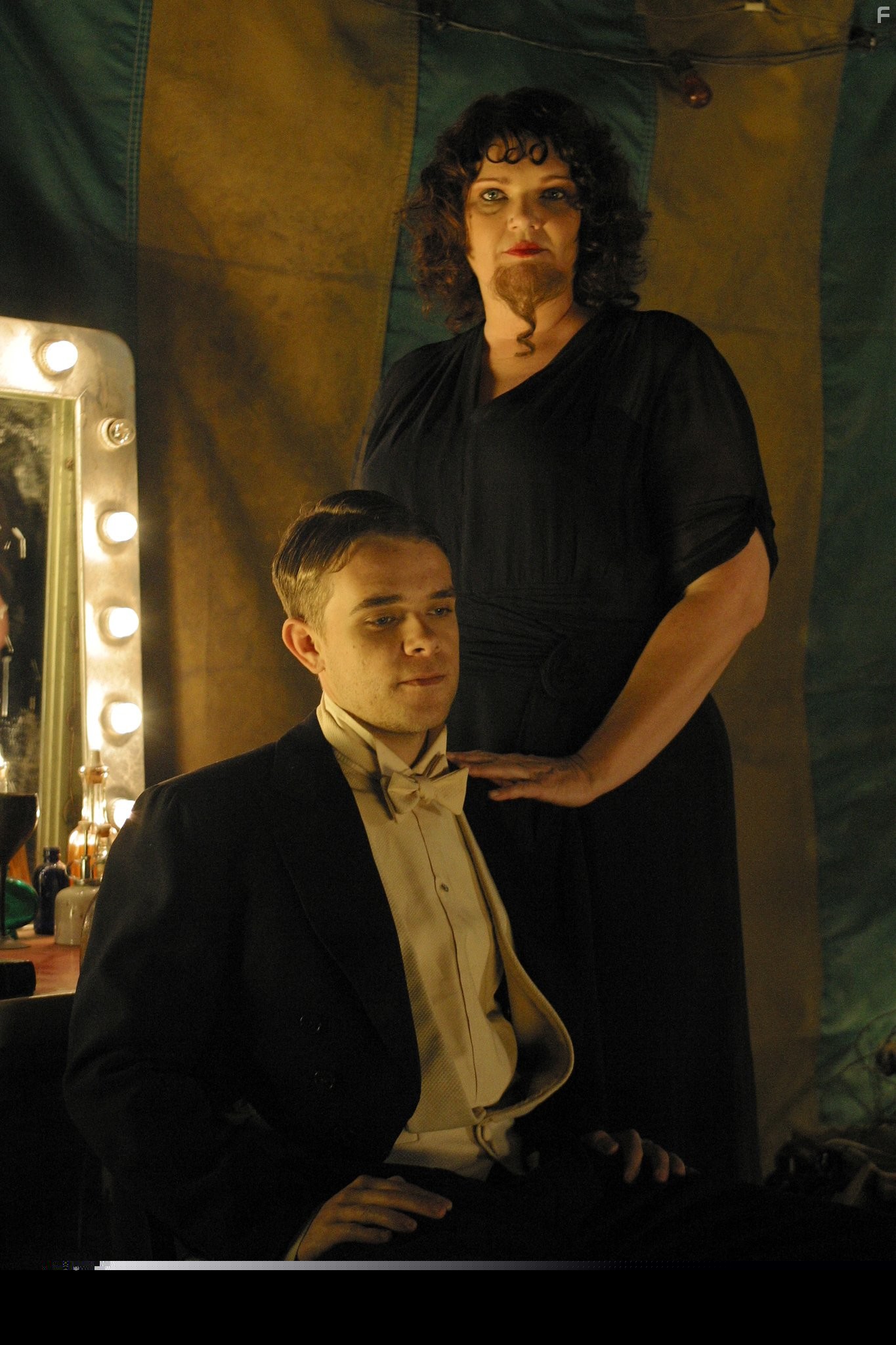 Nick Stahl and Debra Christofferson in Карнавал (2003)