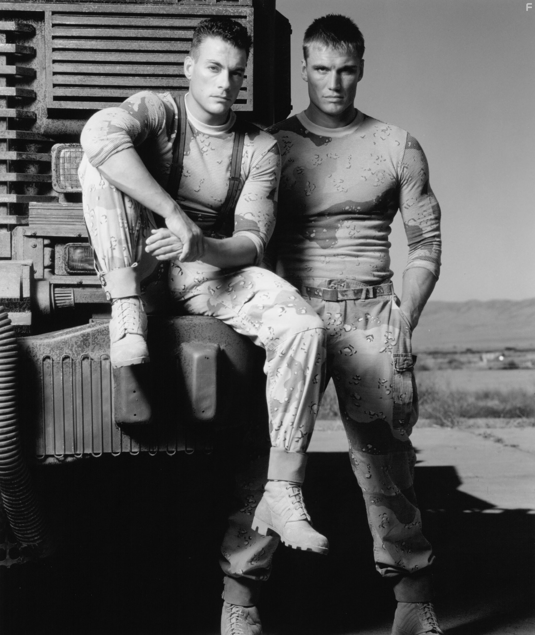 Dolph Lundgren and Jean-Claude Van Damme in Универсальный солдат (1992)