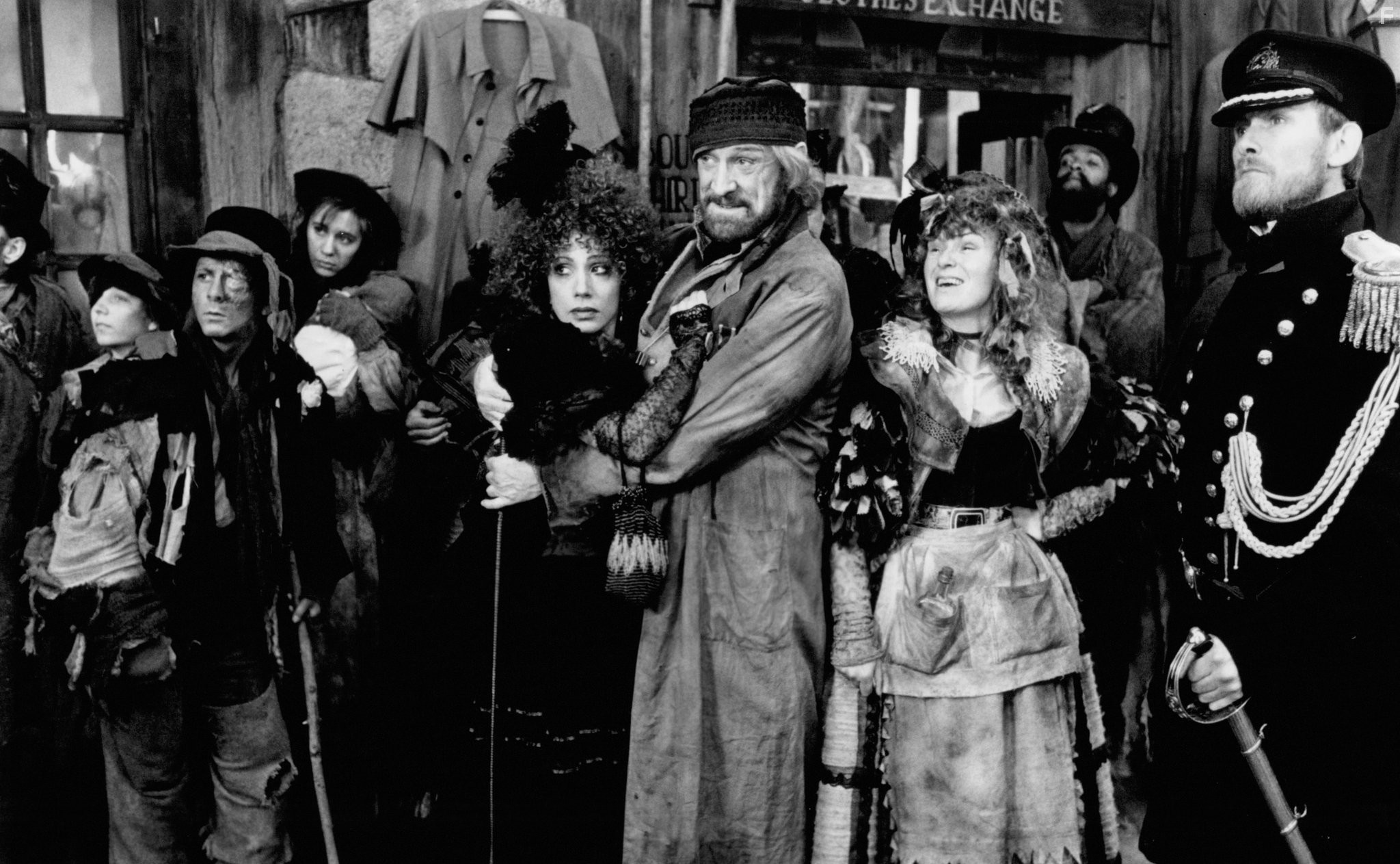 Richard Harris, Julia Migenes, and Julie Walters in Mack the Knife (1989)