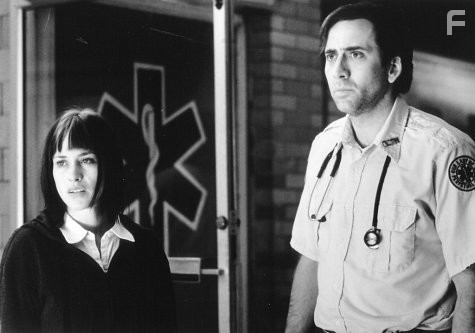 Patricia Arquette and Nicolas Cage in Воскрешая мертвецов (1999)