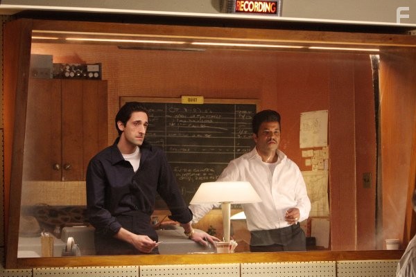Adrien Brody and Jeffrey Wright in Кадиллак Рекордс (2008)