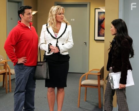 Matt LeBlanc and Jennifer Coolidge in Джоуи (2004)