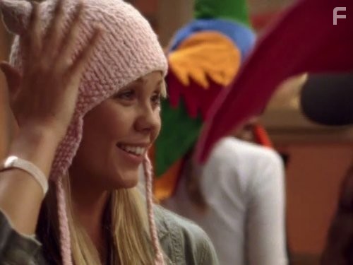 Laura Vandervoort in Звезда-малолетка (2004)