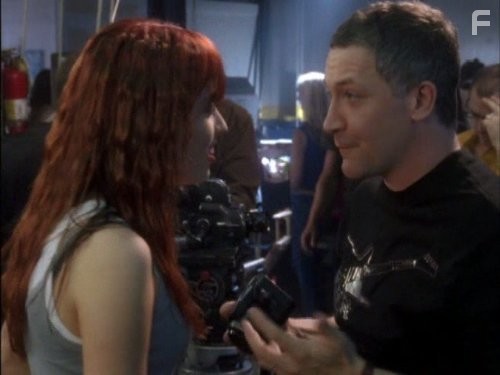 Alexz Johnson and Simon Reynolds in Звезда-малолетка (2004)