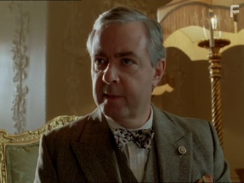 John Sessions in Мисс Марпл Агаты Кристи: The Moving Finger (2006)