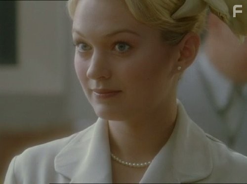 Sophia Myles in Мисс Марпл Агаты Кристи: Sleeping Murder (2006)