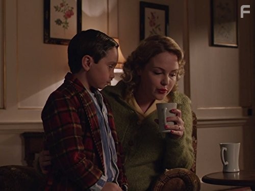 Kimberley Nixon and Bobby Smalldridge in Мисс Марпл Агаты Кристи (2004)