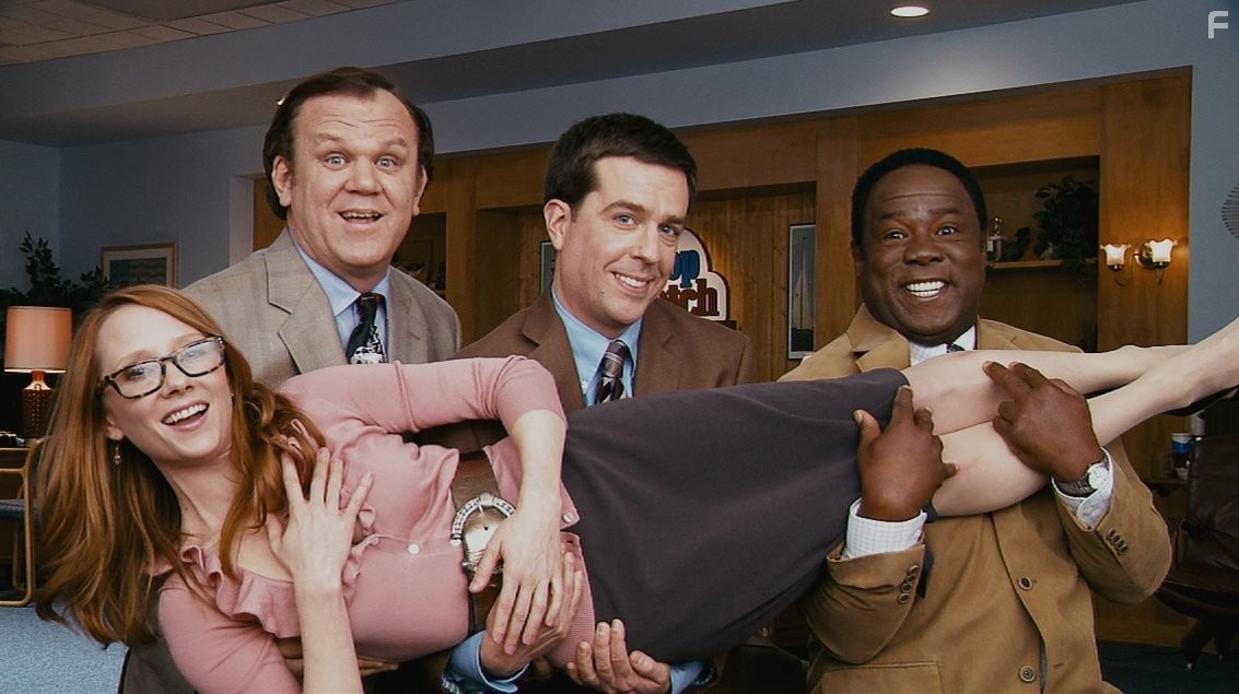 Anne Heche, John C. Reilly, Isiah Whitlock Jr., and Ed Helms in Совсем не бабник (2011)