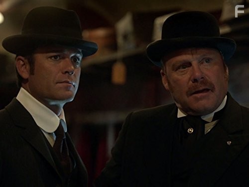 Yannick Bisson and Thomas Craig in Расследования Мердока (2008)