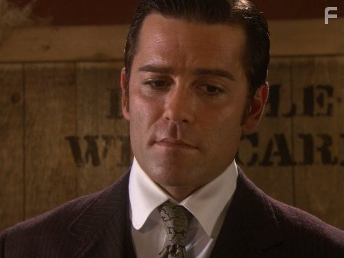 Yannick Bisson in Расследования Мердока (2008)
