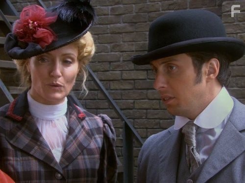 Helene Joy and Jonny Harris in Расследования Мердока (2008)