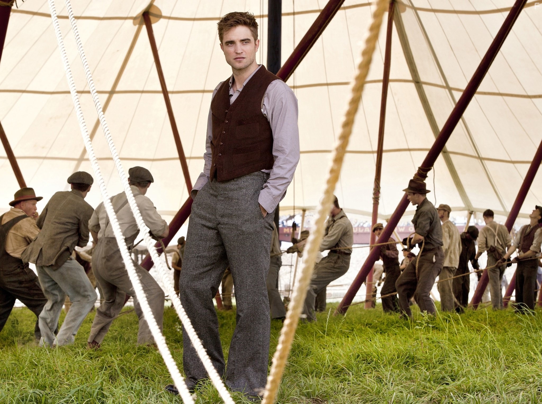 Robert Pattinson in Воды слонам! (2011)