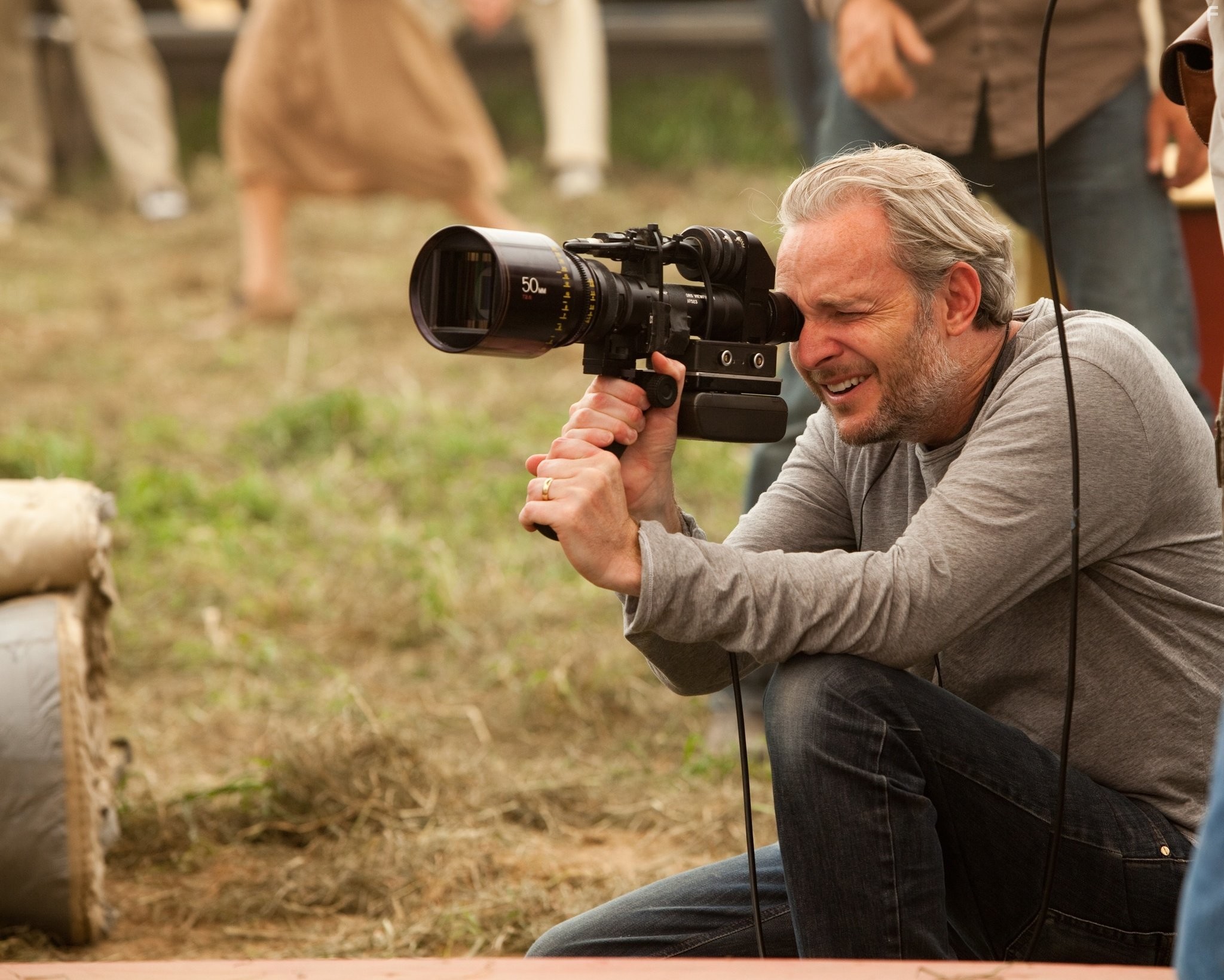 Francis Lawrence in Воды слонам! (2011)