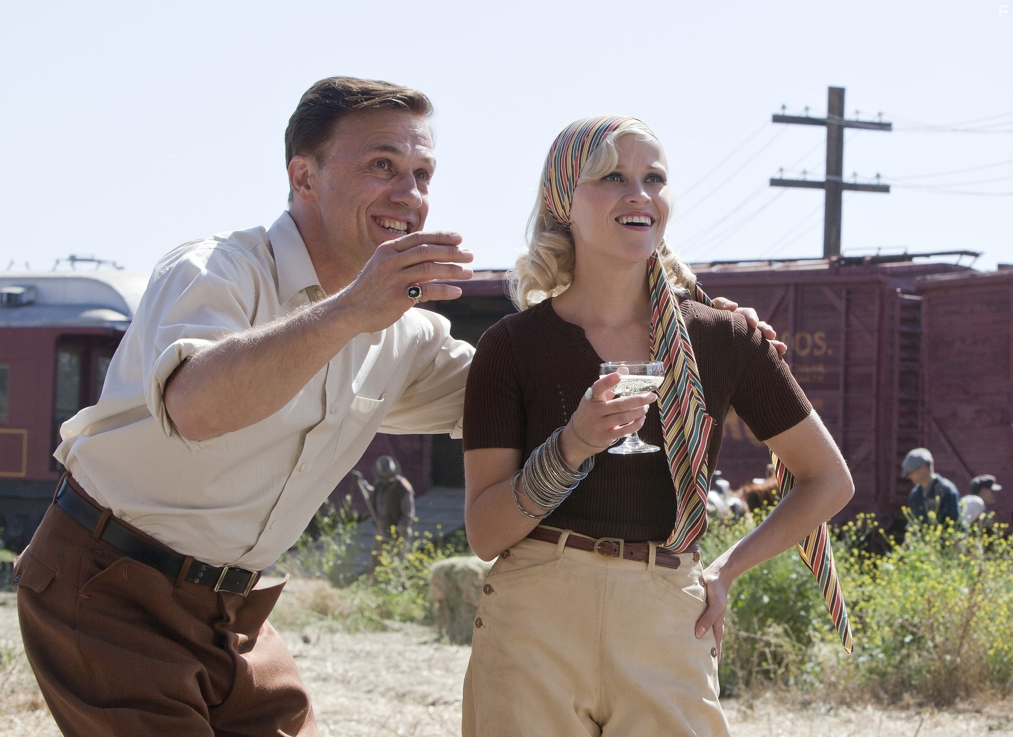 Reese Witherspoon and Christoph Waltz in Воды слонам! (2011)
