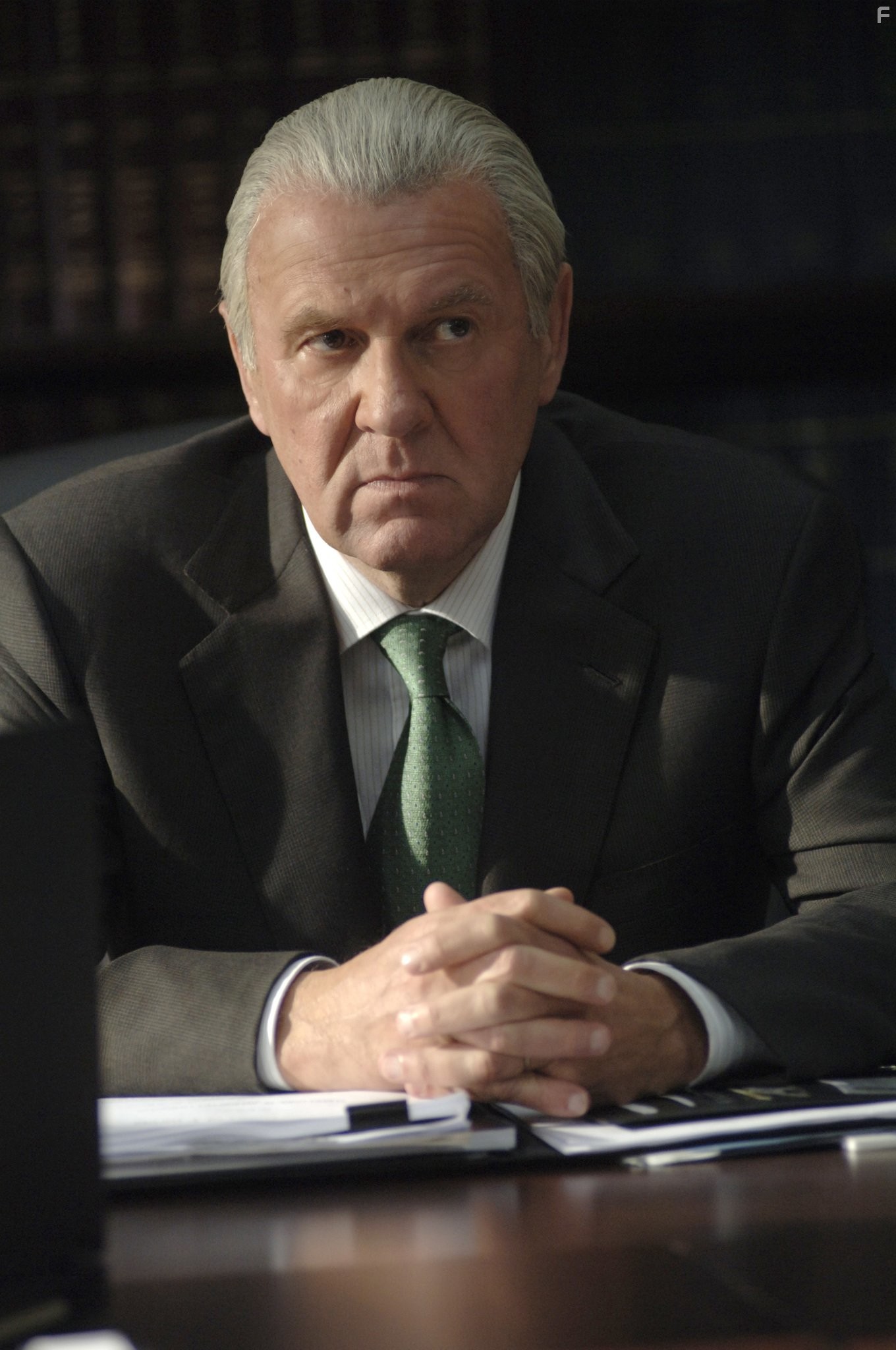 Tom Wilkinson in Пересчет (2008)