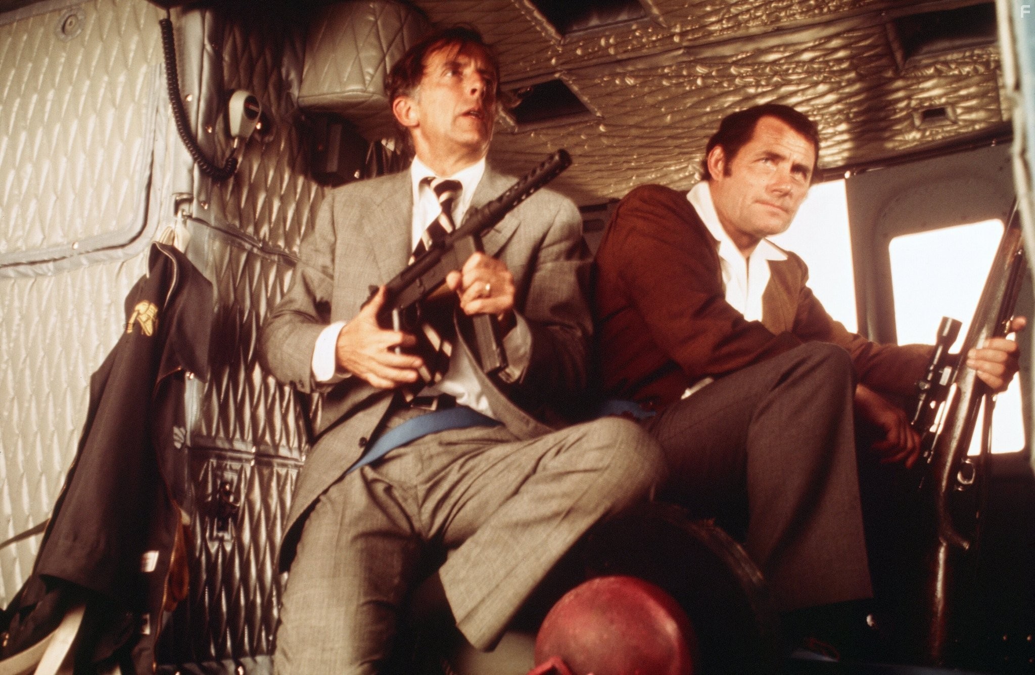 Robert Shaw and Fritz Weaver in Черное воскресенье (1977)