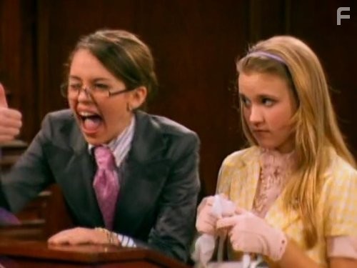 Emily Osment and Miley Cyrus in Ханна Монтана (2006)