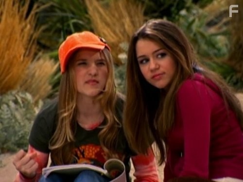 Emily Osment and Miley Cyrus in Ханна Монтана (2006)