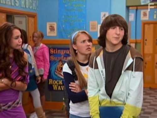 Emily Osment, Mitchel Musso, and Miley Cyrus in Ханна Монтана (2006)