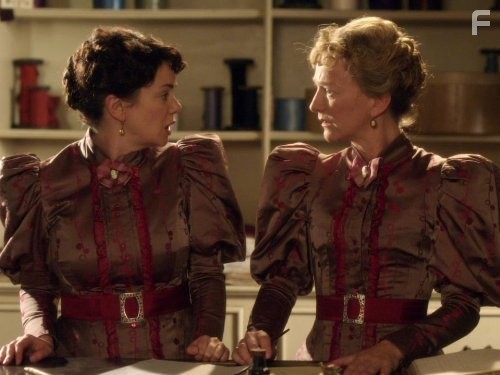 Victoria Hamilton and Matilda Ziegler in Чуть свет - в Кэндлфорд (2008)