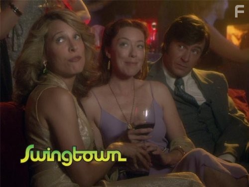 Jack Davenport and Molly Parker in Город свингеров (2008)