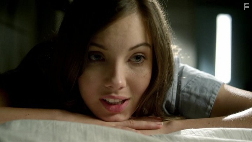 Kit Willesee in Femme Fatales (2011)