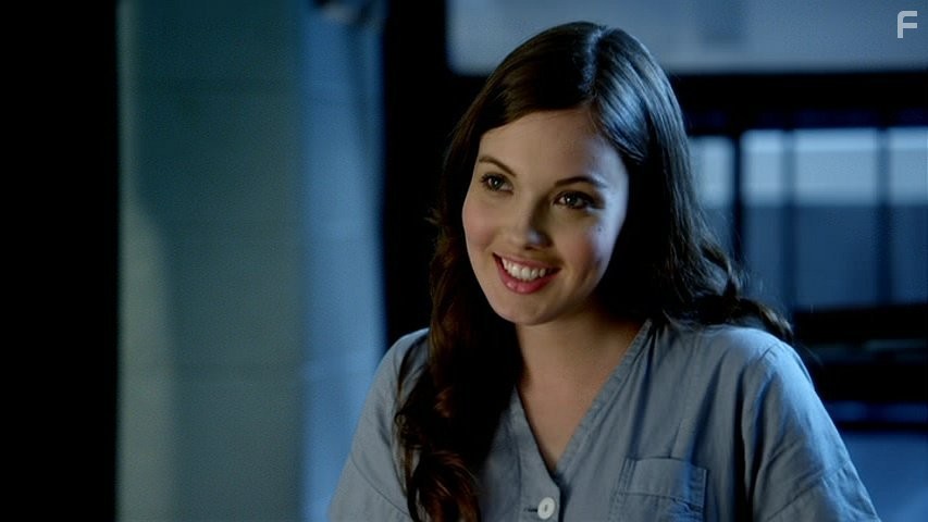 Kit Willesee in Femme Fatales (2011)