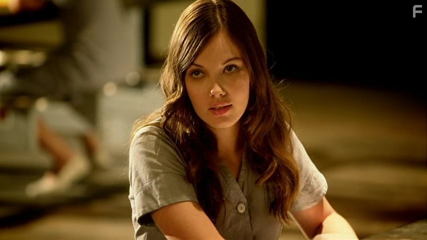 Kit Willesee in Femme Fatales (2011)