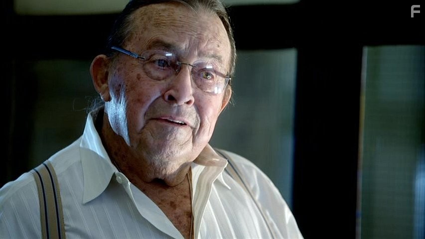 Paul Mazursky in Femme Fatales (2011)