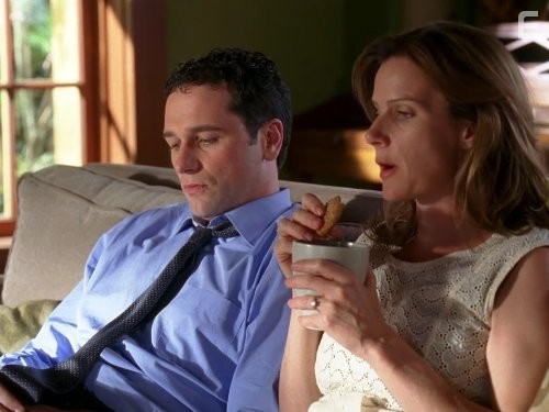 Rachel Griffiths and Matthew Rhys in Братья и сестры (2006)