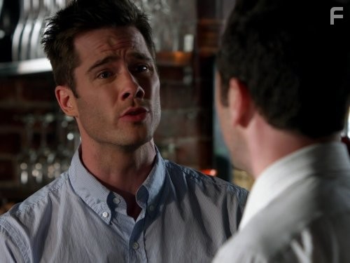 Luke Macfarlane in Братья и сестры (2006)