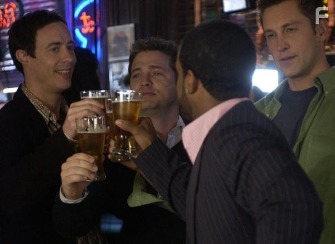 Larenz Tate and Tom Cavanagh in Love Monkey (2006)