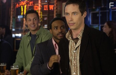 Larenz Tate and Tom Cavanagh in Love Monkey (2006)