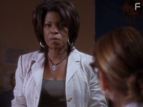 Lorraine Toussaint in Спасите Грейс (2007)