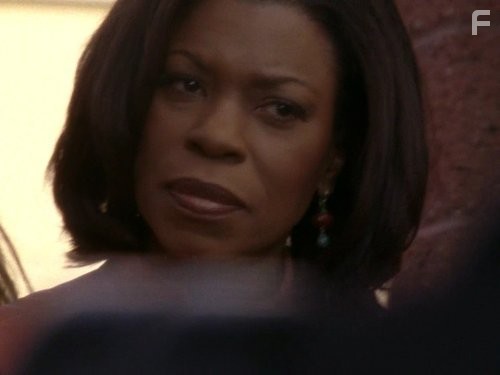 Lorraine Toussaint in Спасите Грейс (2007)