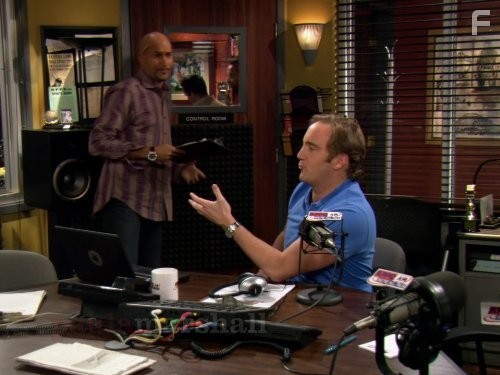 Jay Mohr and Keegan-Michael Key in Холостяк Гари (2008)