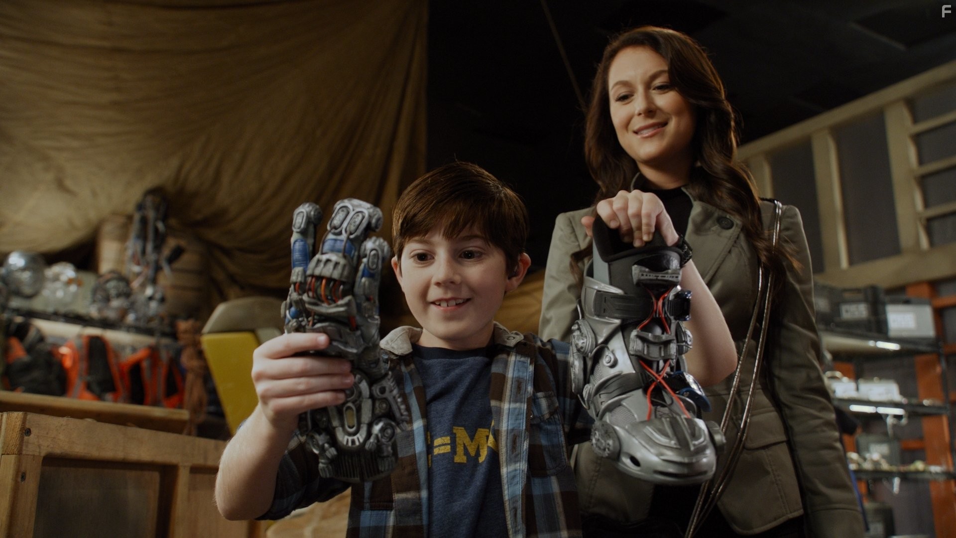 Alexa PenaVega and Mason Cook in Дети шпионов 4D (2011)