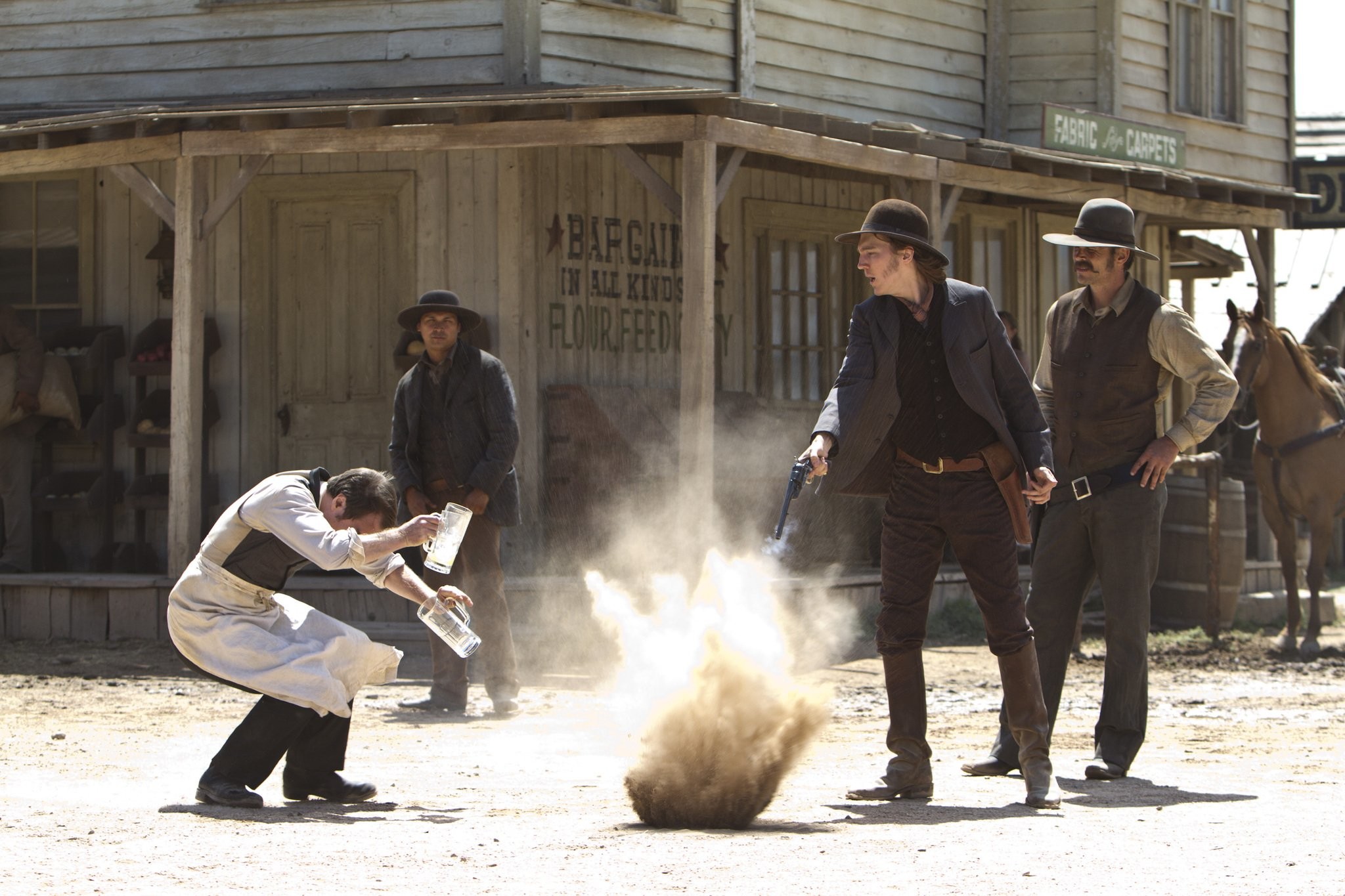 Sam Rockwell, Adam Beach, and Paul Dano in Ковбои против пришельцев (2011)