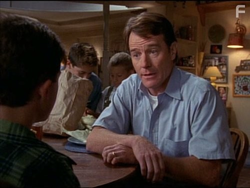Justin Berfield, Bryan Cranston, and Erik Per Sullivan in Малкольм в центре внимания (2000)