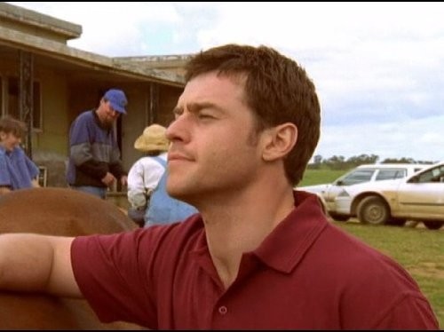 Rodger Corser in Дочери Маклеода (2001)