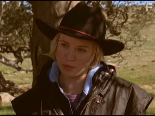 Jessica Napier in Дочери Маклеода (2001)