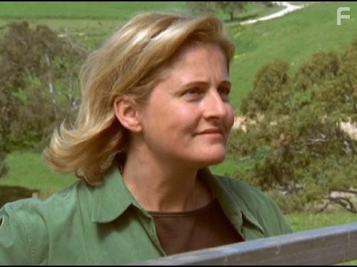 Sonia Todd in Дочери Маклеода (2001)