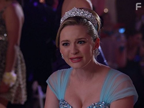 Greer Grammer in Неуклюжая (2011)