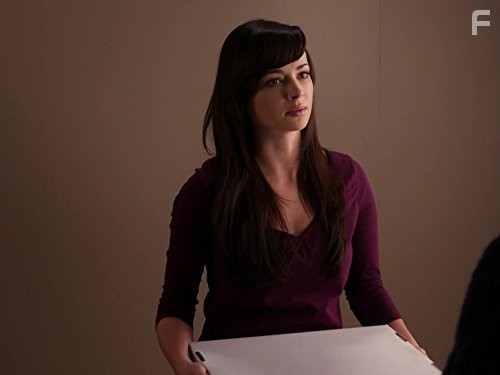 Ashley Rickards in Неуклюжая (2011)
