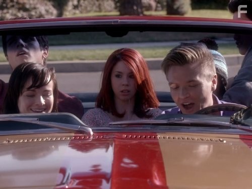 Brett Davern, Beau Mirchoff, Ashley Rickards, and Jillian Rose Reed in Неуклюжая (2011)