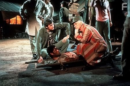 "M.A.S.H." Alan Alda, Harry Morgan 1980 CBS